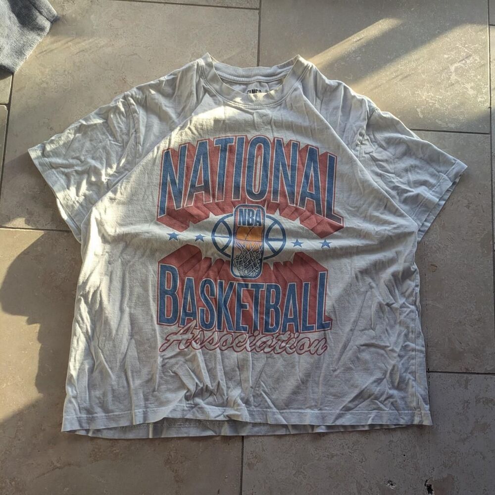 Vintage NBA Grey Graphic National Basketball Association T-Shirt